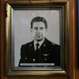 ...e del capitano Umberto Oriolo, originario di Bari. Quest�ultimo nel 1994 sacrific� la propria vita pur di non far precipitare il suo aereo in avaria sul centro abitato di Melpignano�